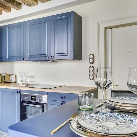 Authentic 1br 3p - Notre Dame Paris