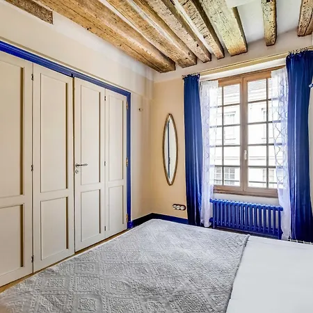 Authentic 1br 3p - Notre Dame Paris
